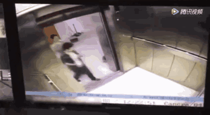 突然,电梯失灵 从27楼