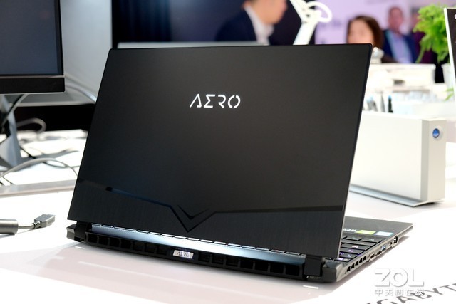 技嘉aero 15 oled笔记本亮相ces2020
