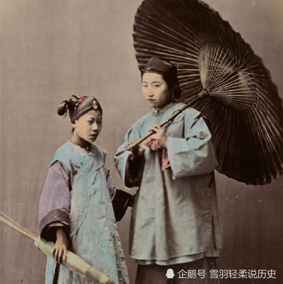 1893年清朝彩照:紫禁城里的美丽宫女,华衣锦服的清秀僧人!