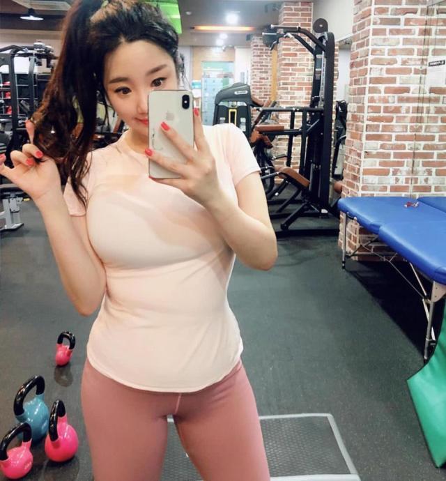 韩国美女健身只为塑形,打造圆润身材,微胖才是极品