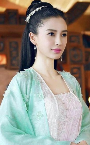 沦陷在杨颖的清宫剧照,网友:紫禁城里"最美的妃子"