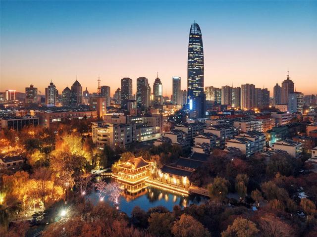 济南,山东省会大剧院,夜景,滑雪场,千佛山