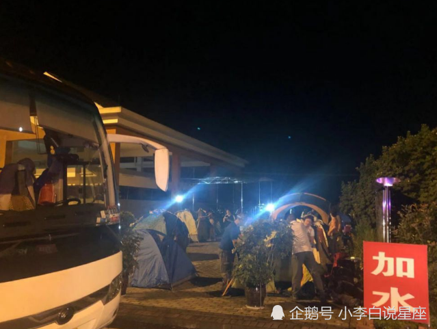 自驾游出去游玩,为什么晚上最好不要在高速服务区搭帐篷?