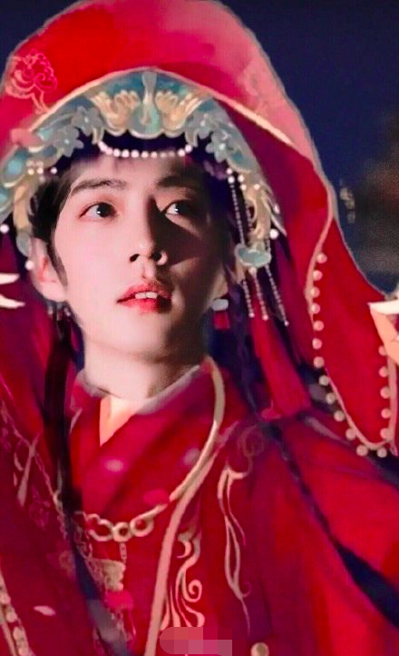 肖战被博君一肖cp粉p成古装新娘,盛世美颜配上凤冠霞帔让人感叹!