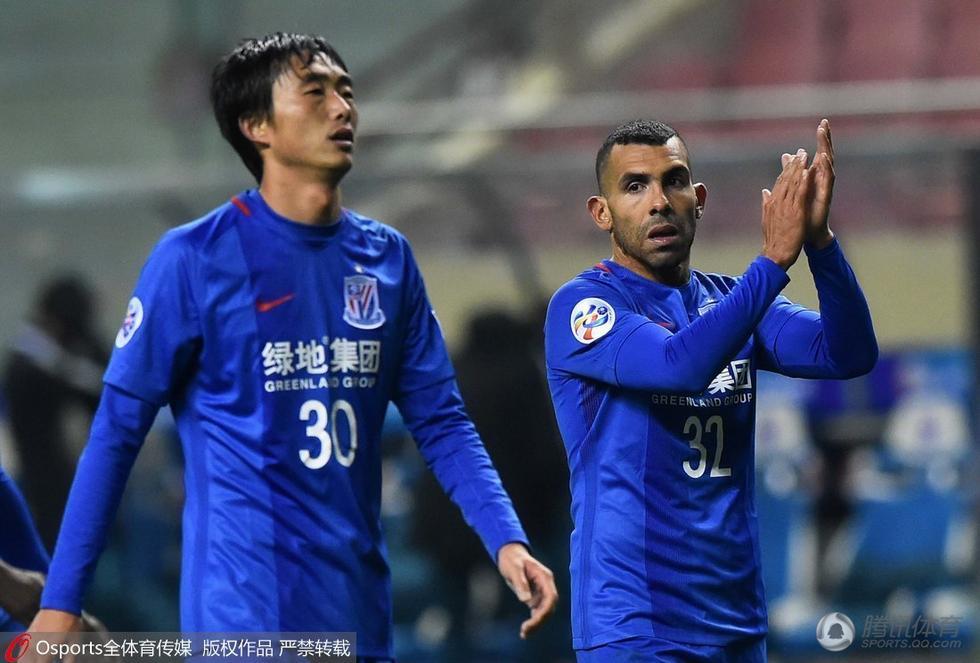 申花球员失落离场 特维斯留下落寞背影