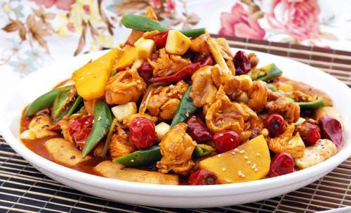 新疆特色美食——新疆大盘鸡