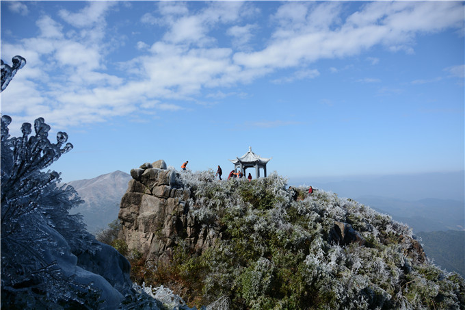 广东连山金子山:邂逅冰雪奇缘,过壮瑶民俗大年