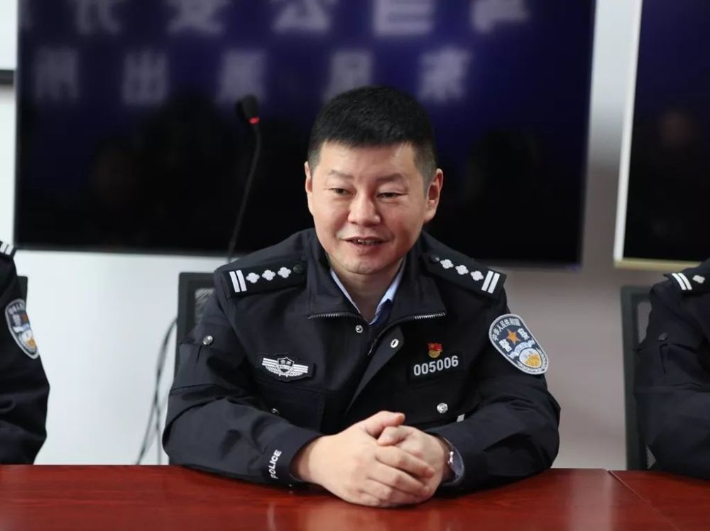 市局党委委员,刑侦支队长彭远祥到乌当分局开展春节慰问