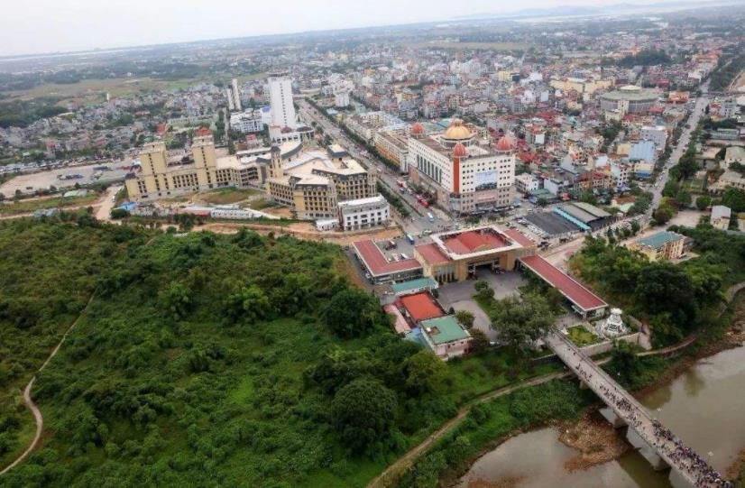 中越城市对比,东兴城市风景,云南河口口岸,越南边境城市,中越边境城市