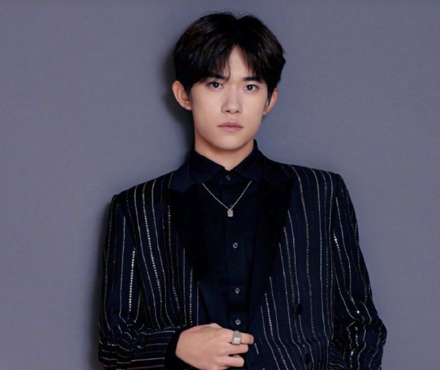 微博之夜,肖战和杨紫封王称后,李现,王一博和易烊千玺