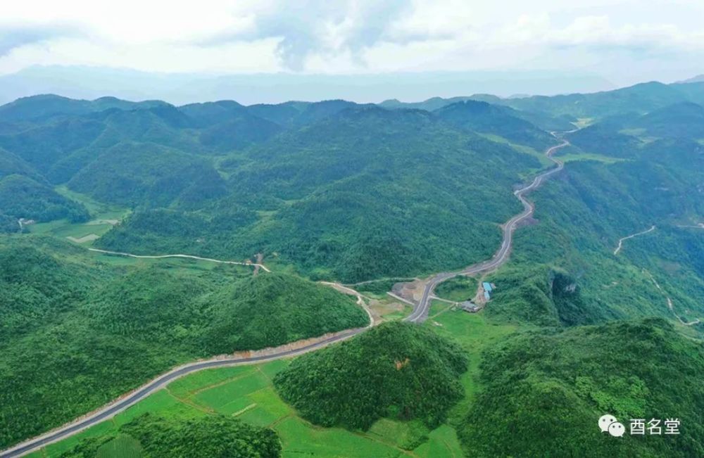 酉阳有条乡村旅游专用公路,串联起苍蒲盖,花田梯田,龚滩古镇