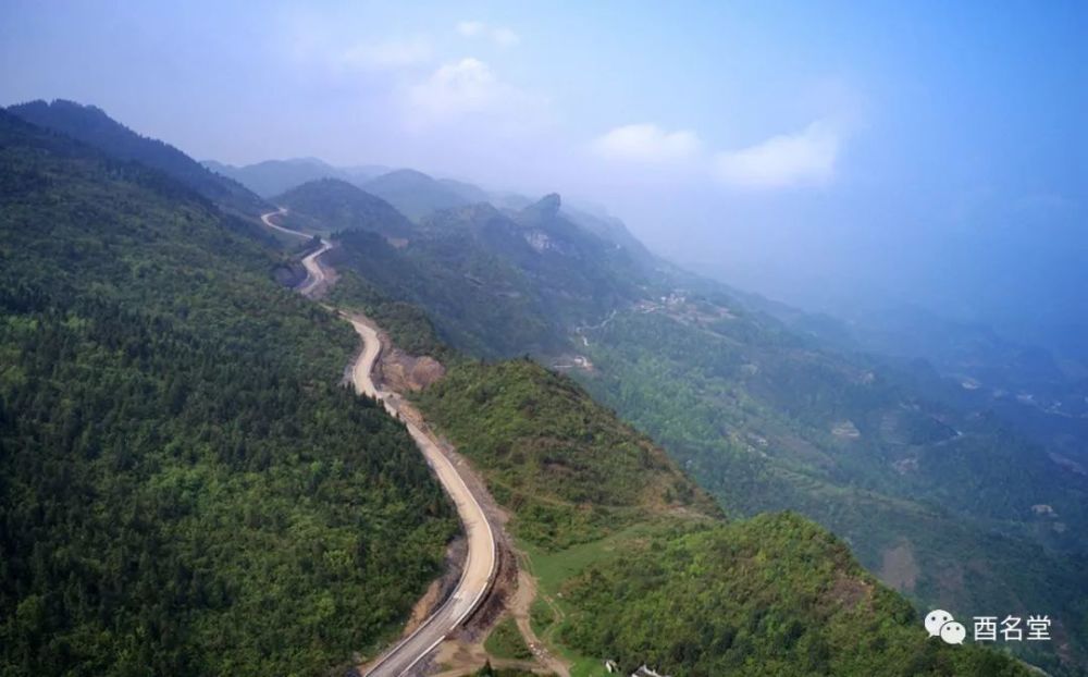 酉阳有条乡村旅游专用公路,串联起苍蒲盖,花田梯田,龚滩古镇