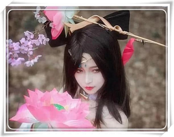 同样都是cos女英雄,嫦娥清纯貂蝉美艳,露娜却开始和孙