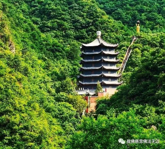 我国这座古寺,佛像立于寺庙的顶部,藏于深山而鲜有人知