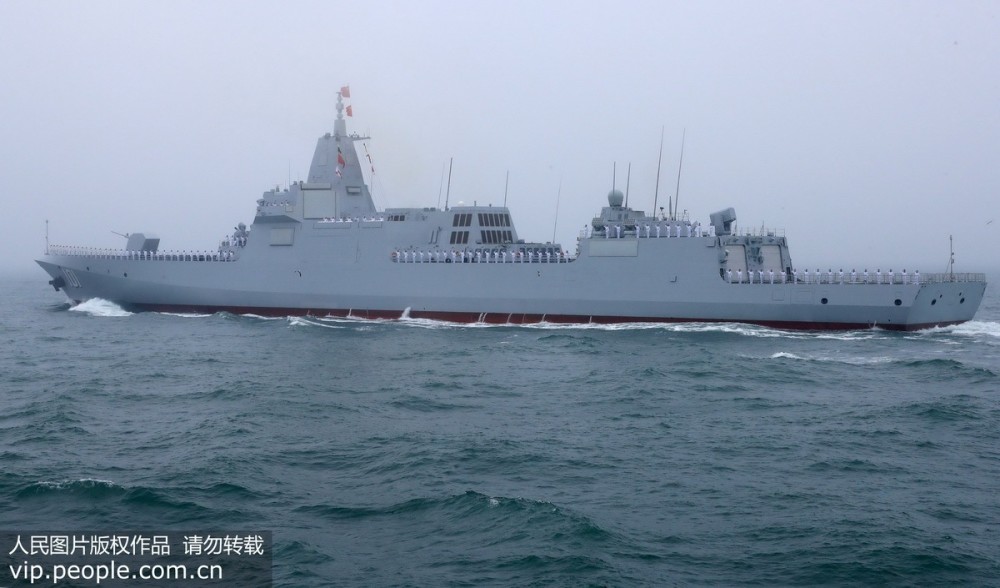 海军055型驱逐舰南昌舰入列