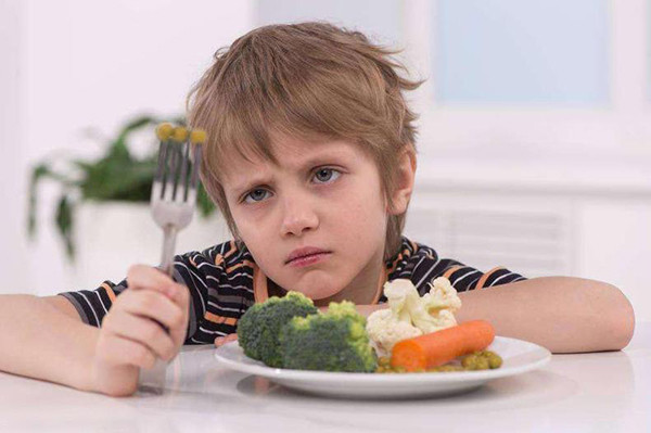 小孩不爱吃饭怎么办,也许不是因为厌食!这两种情况要引起家长重视!