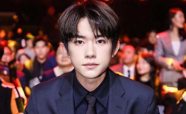 易烊千玺,周冬雨,少年的你,电影,明星