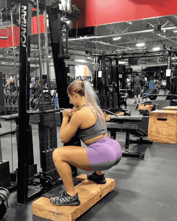 打造饱满臀部,增加身材魅力,4个动作塑造曲线身材