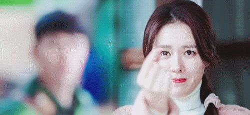 《爱的迫降》剧中惊见bts,孙艺珍最爱这位成员,编剧是