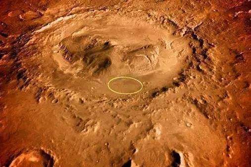勇气号拍到照片,疑似"火星女人"正在路边等车,火星生命实锤?