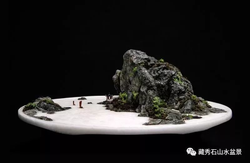 如何创作一盆诗情画意的山水盆景:植物与配件和水的布局