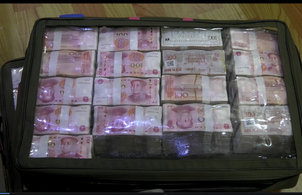 壕!村庄为村民分红1600万,现金堆成山,大妈数钱喜笑颜开