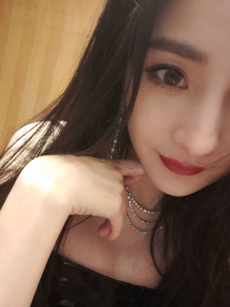 同样是美女,为什么90后00后男生独爱杨幂?