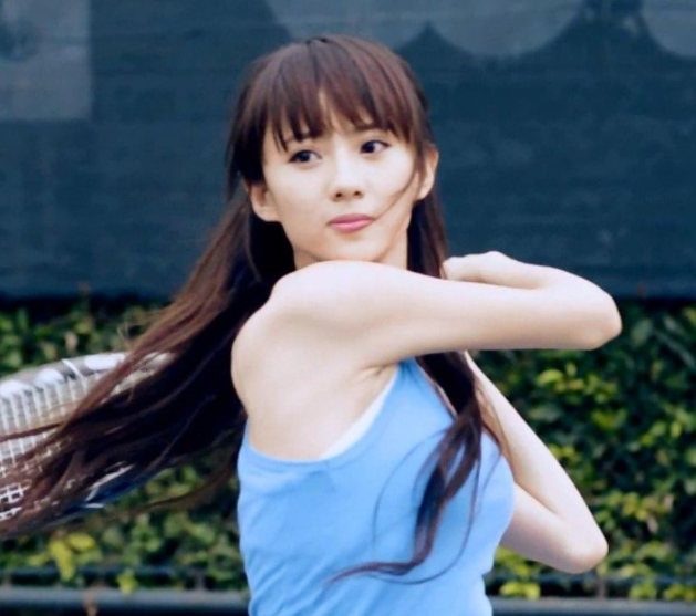 她是《爱情公寓》诺澜,出道9年无人知,男友却是万千女生迷恋的他!