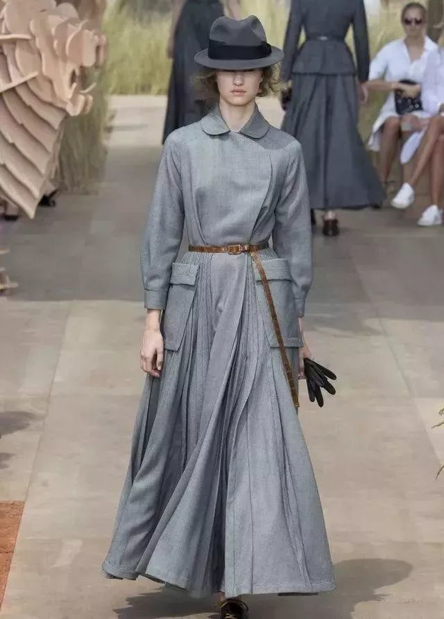 莫兰色,莫兰迪色系,穿搭,服饰,莫兰迪色,彩色系