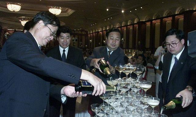 揭秘徐明的足球老板生涯_腾讯财经