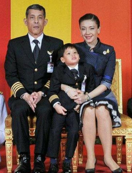 二王子现身泰国高僧文化活动,是否说明国王接纳了他?提帮功"危险"