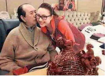 赌王病情疑加重,三太四太前去探望,嘴上否认但表情却引人猜测