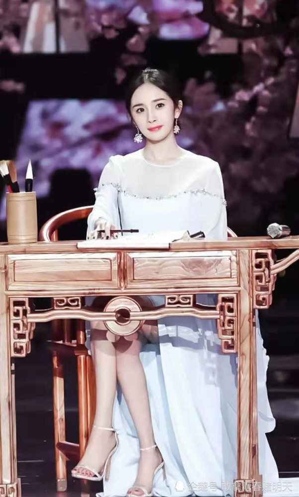 离婚后的杨幂更像一个孩子,快乐心情依然大好