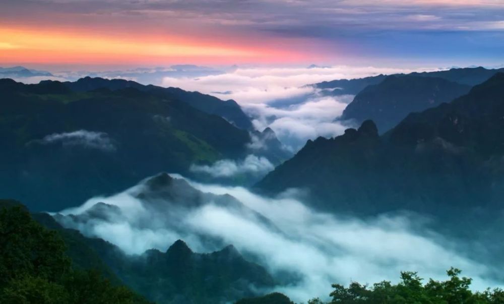 今天,一起走进大娄山脉主峰——娄山关.