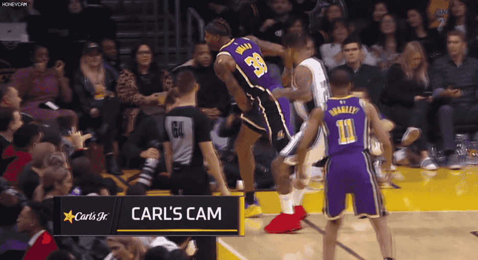 湖人最终虽然是遗憾落败,但魔兽在今夜的发挥已然是足够精彩.