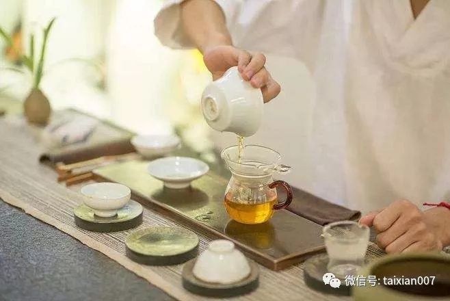 这样倒茶,不知不觉得罪人