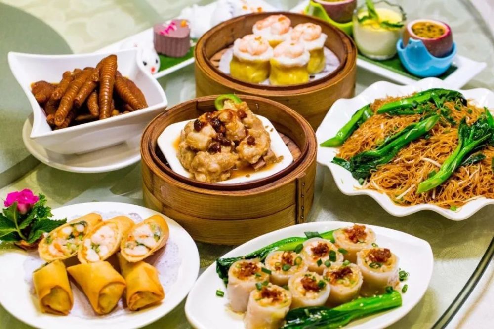 在广东吃过一次早茶,其他早餐都成了将就