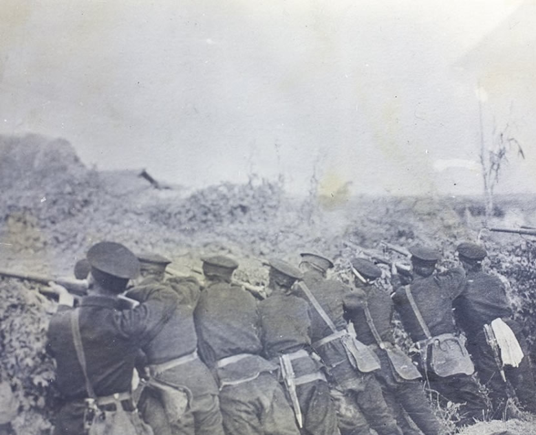 百年前的老照片,武昌起义时革命军和清军之间的激烈战况!