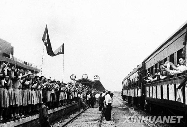 1952年7月1日,成渝铁路全线通车.