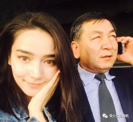 杨幂力捧新疆美少女颜值有超越迪丽热巴吗 中