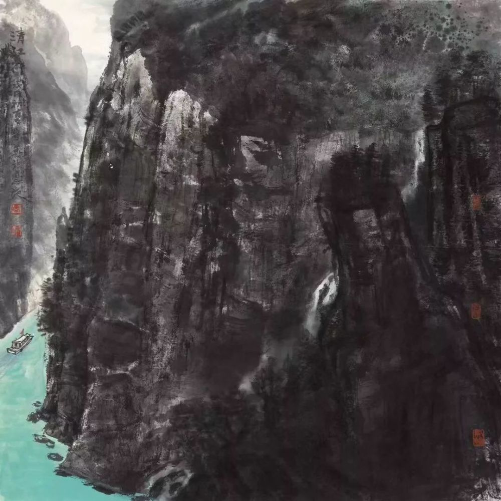 毕业于湖北美术学院,师从著名山水画大家李宝林先生