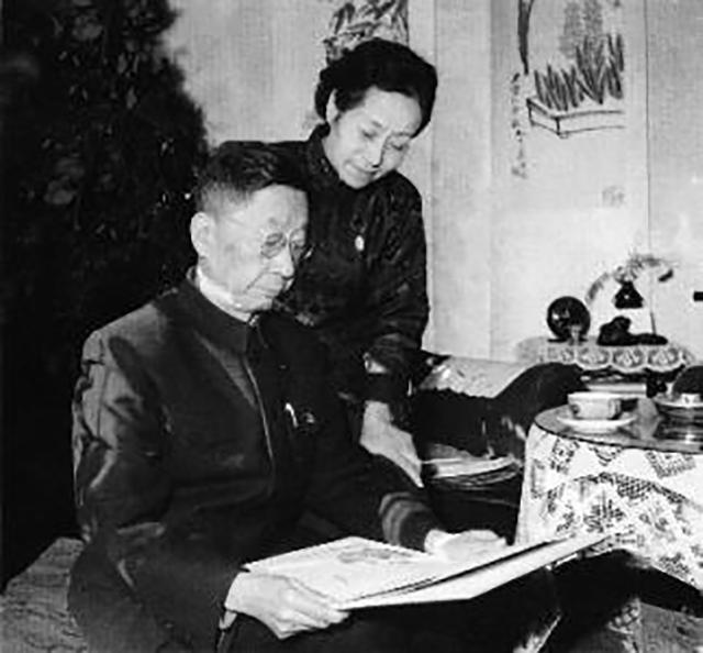 胡絮青,赵清阁,老舍