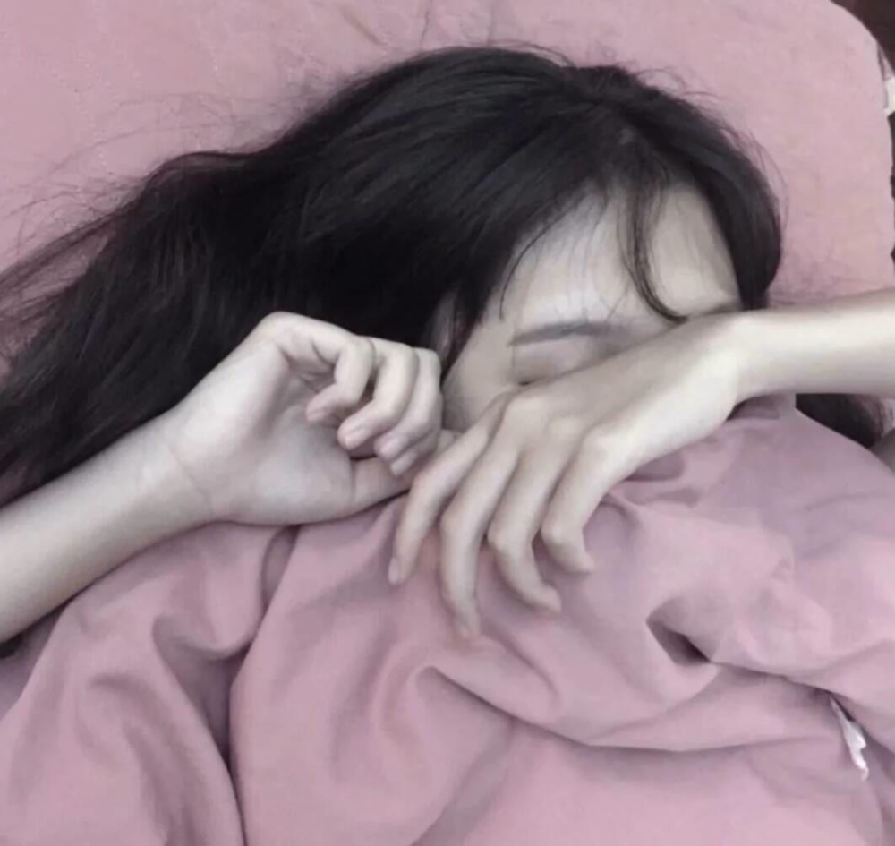 神仙闺蜜头像:你是我青春繁华的一场烟火,耀眼了孤独的我!