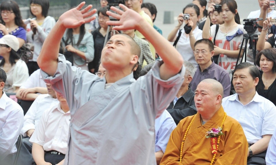 同样是少林寺的方丈,"释永信"和"玄慈"谁更胜一筹?