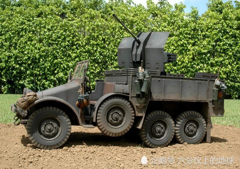 二战早期一种常见型号是克虏伯kfz 81型6乘4卡车,常用来作为火炮牵引