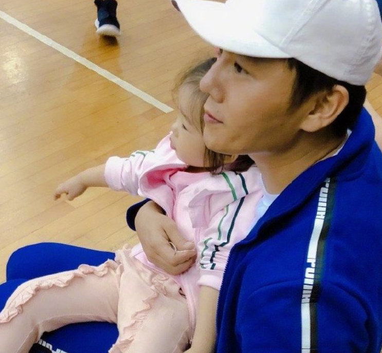 小米粒悄咪咪长大了,肉嘟嘟脸蛋软萌十足,如今美出新高度