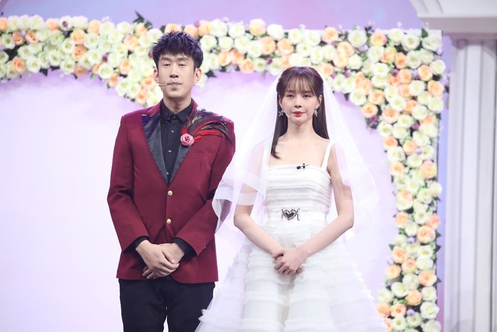 沈梦辰穿婚纱深情落泪 杜海涛却成婚礼司仪不抢婚
