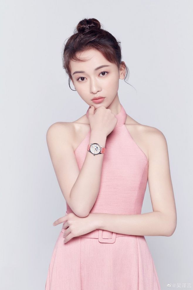 上镜胖十斤?原来娱乐圈这些女明星私下里瘦得像制片人