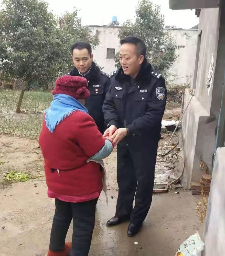 "守初心 送温暖"——邳州公安集中开展走访慰问活动