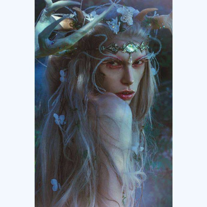 欧洲神话里精灵,海妖,人鱼,神明?这妹子空灵的气质全都有!